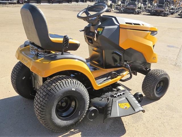 Image of Cub Cadet XT1 LT46 equipment image 2