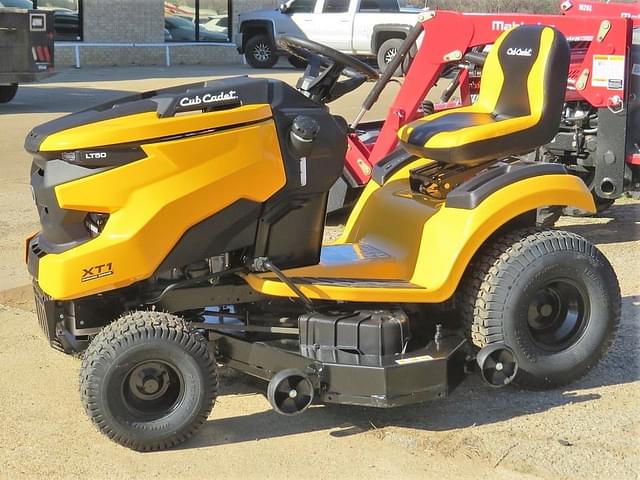 Image of Cub Cadet XT1 LT50 equipment image 4