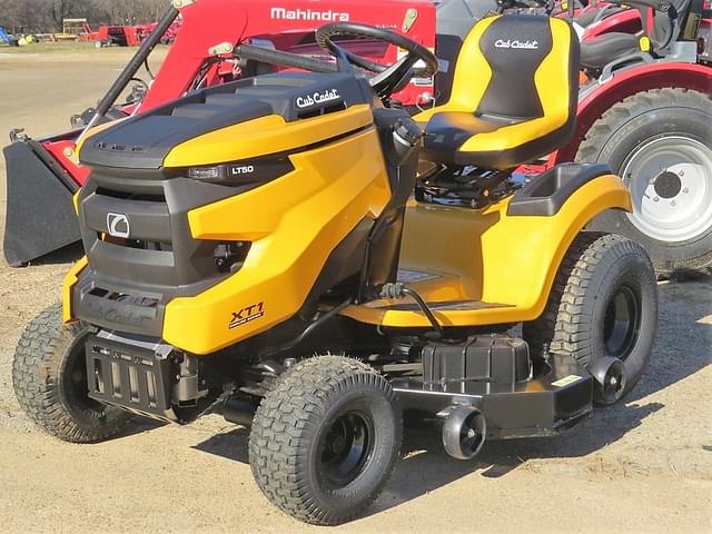 Image of Cub Cadet XT1 LT50 equipment image 3