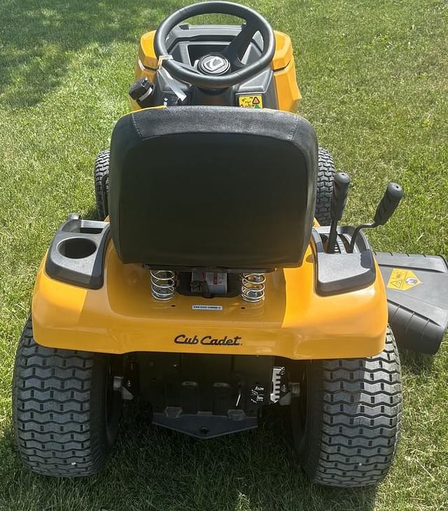 Image of Cub Cadet XT1 LT46 equipment image 3