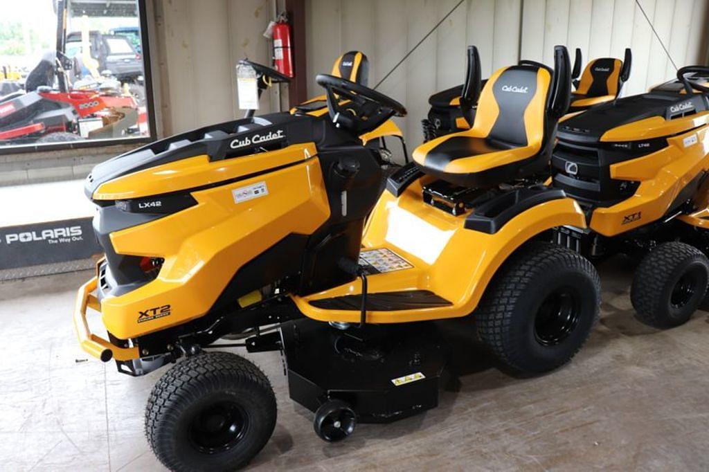 Image of Cub Cadet XT2 LX42 Image 0