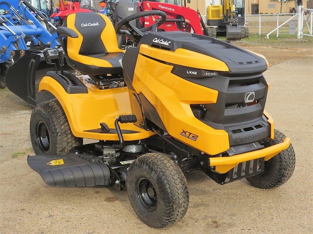 Image of Cub Cadet XT2 LX42 Primary image