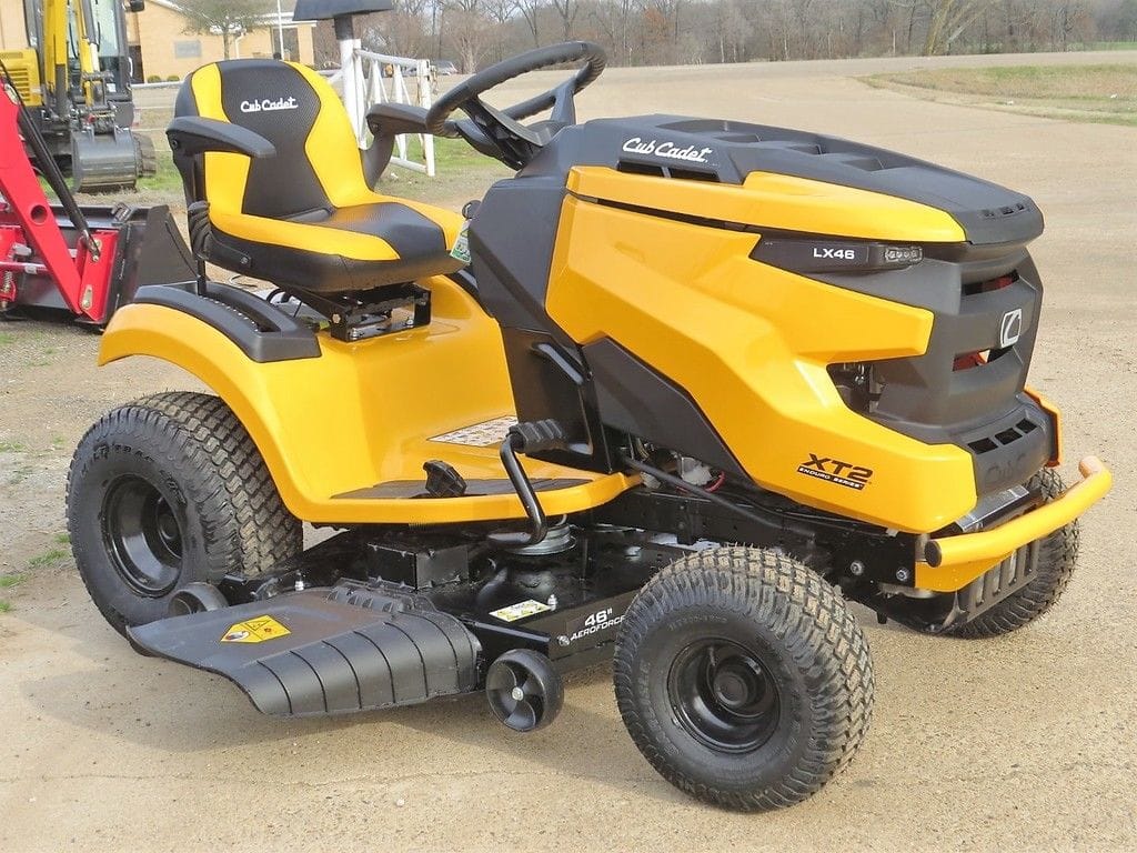 2024 Cub Cadet XT2 LX46 Equipment Image0