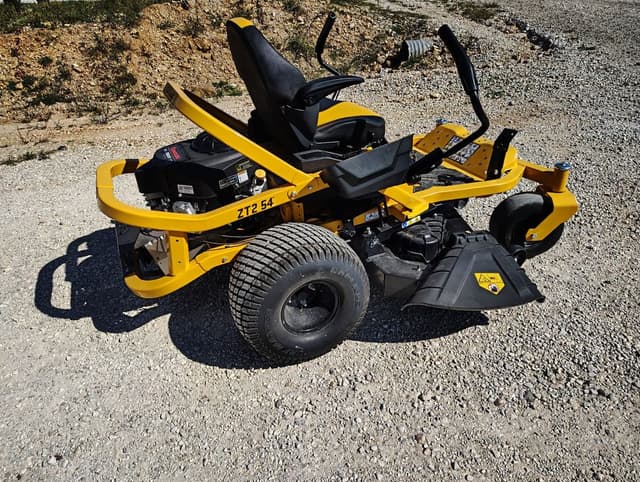 Image of Cub Cadet Ultima ZT2 equipment image 2