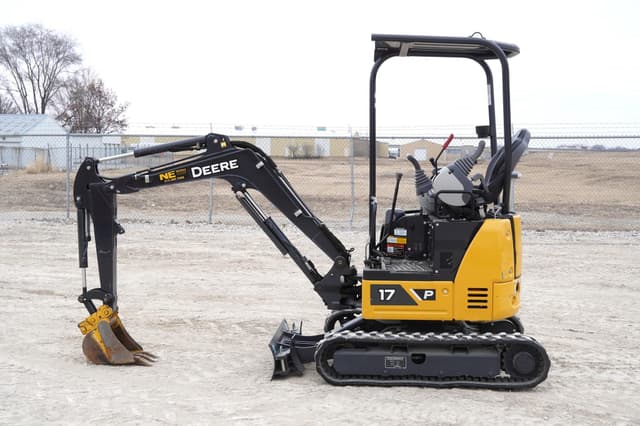 Image of John Deere 17P equipment image 2