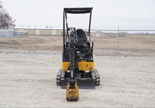 Image of John Deere 17P equipment image 4