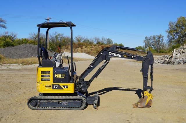 Image of John Deere 17P equipment image 4