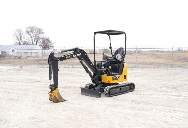 Image of John Deere 17P equipment image 1