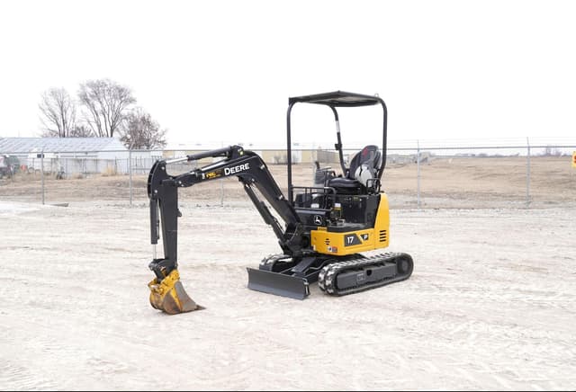 Image of John Deere 17P equipment image 1