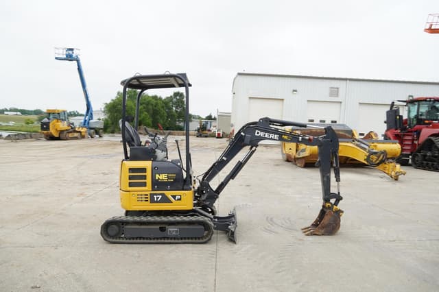 Image of John Deere 17P equipment image 4
