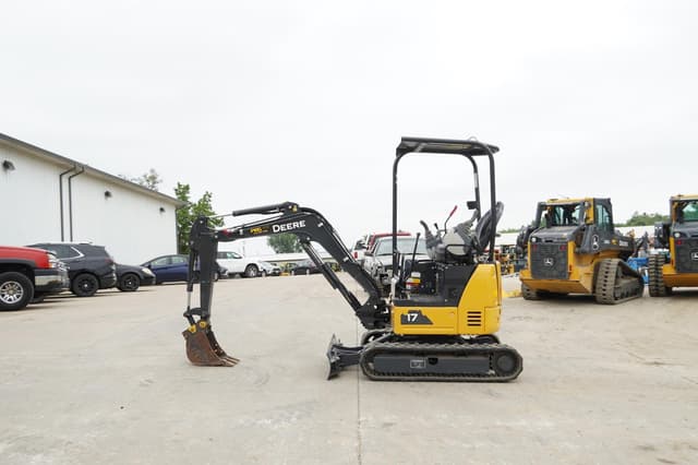 Image of John Deere 17P equipment image 1