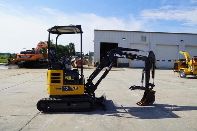 Image of John Deere 17P equipment image 4