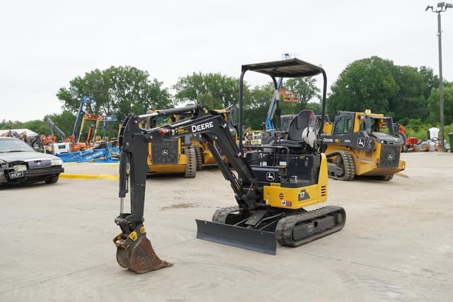 Image of John Deere 17P equipment image 2