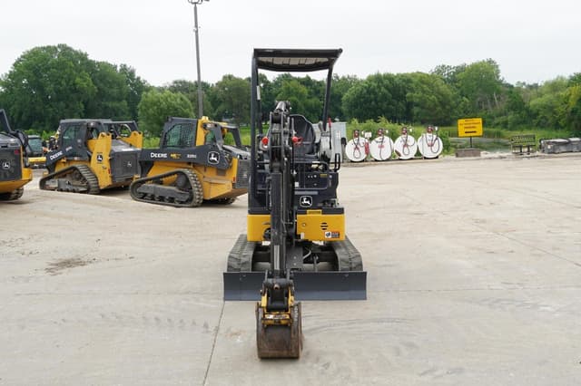 Image of John Deere 17P equipment image 3