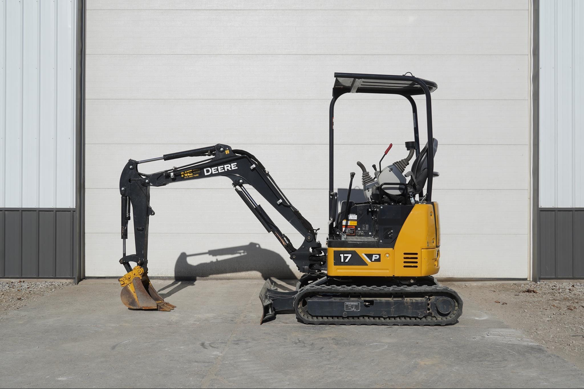 2024 John Deere 17P Equipment Image0