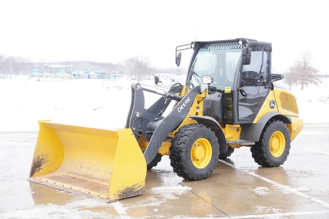 Image of John Deere 204G equipment image 1