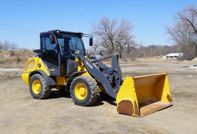 Image of John Deere 204G equipment image 4