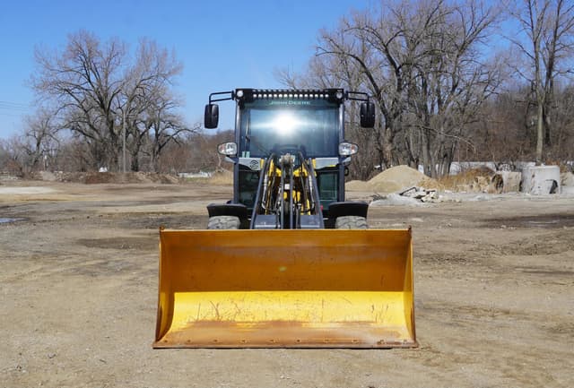 Image of John Deere 204G equipment image 3
