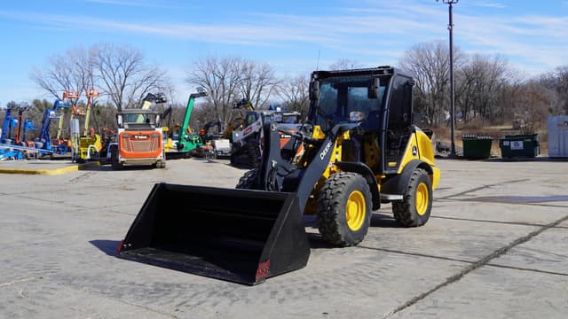 Image of John Deere 204G equipment image 2