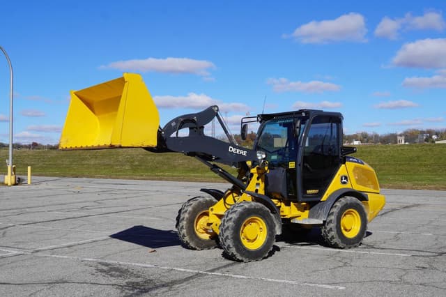 Image of John Deere 204G equipment image 1