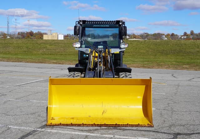 Image of John Deere 204G equipment image 3