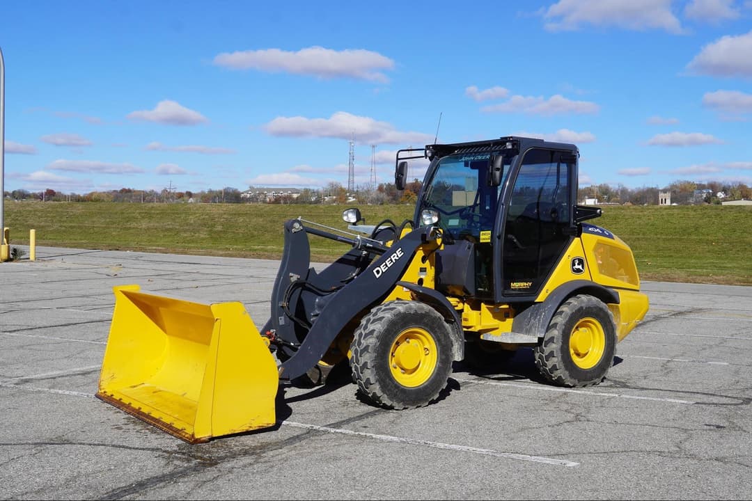 Image of John Deere 204G Primary image