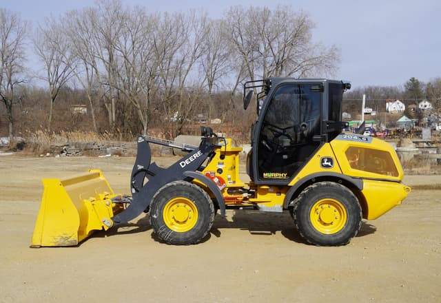 Image of John Deere 204G equipment image 2