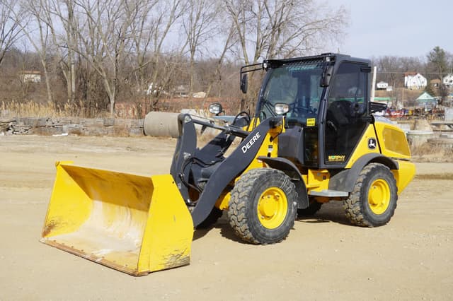 Image of John Deere 204G equipment image 3