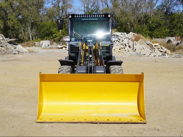 Image of John Deere 204G equipment image 1