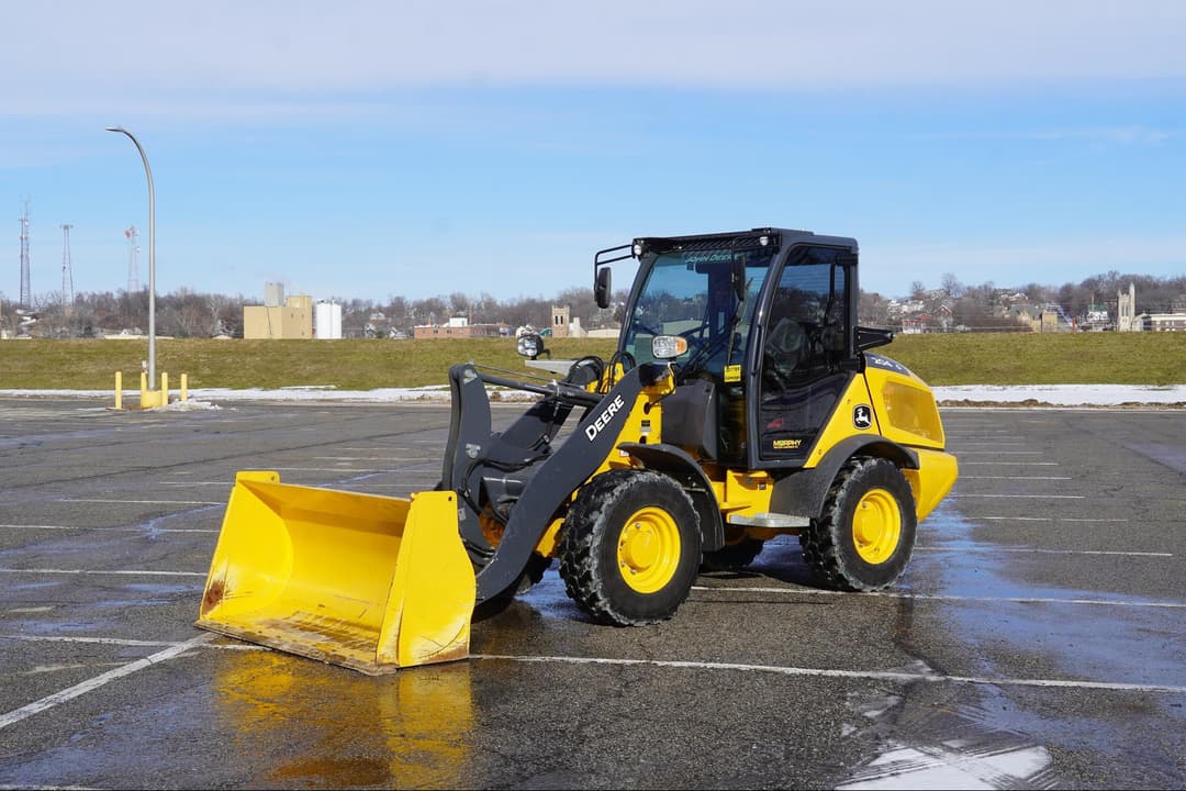 Image of John Deere 204G Primary image