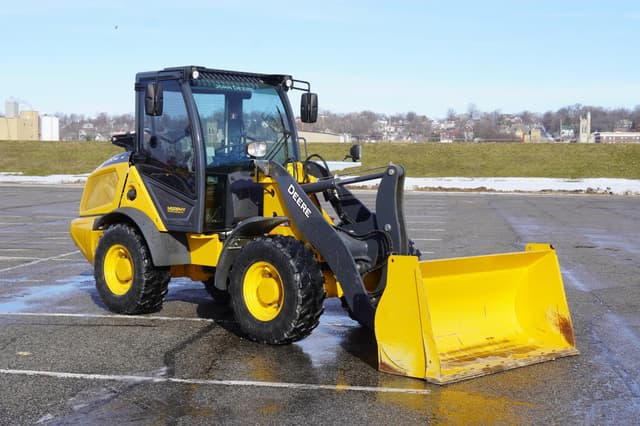 Image of John Deere 204G equipment image 3