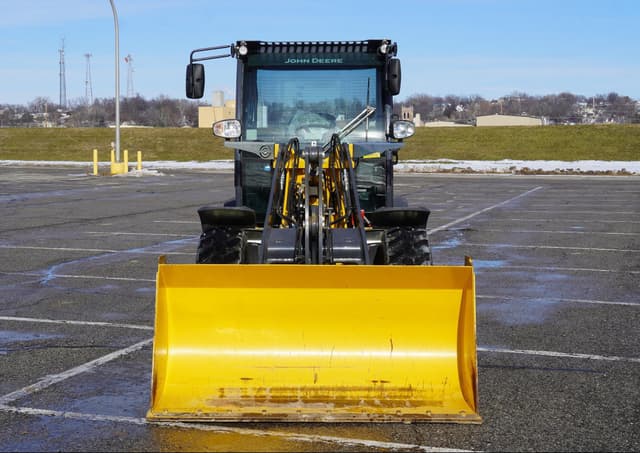 Image of John Deere 204G equipment image 2