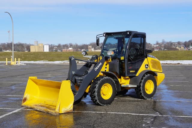 Image of John Deere 204G equipment image 1