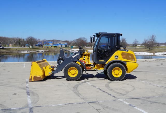Image of John Deere 204G equipment image 1