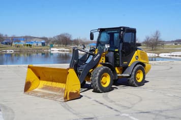 Main image John Deere 204G