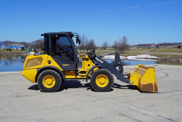 Image of John Deere 204G equipment image 4