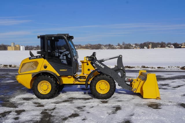 Image of John Deere 204G equipment image 4