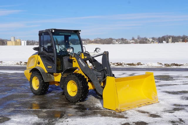 Image of John Deere 204G equipment image 3