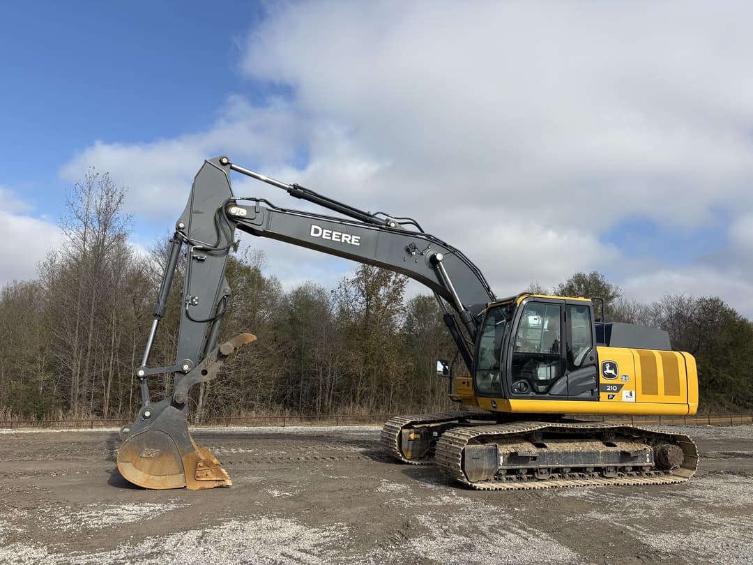 Image of John Deere 210P Primary image