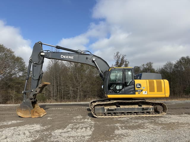 Image of John Deere 210P equipment image 1