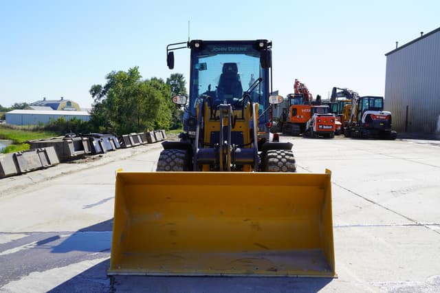 Image of John Deere 244P equipment image 3