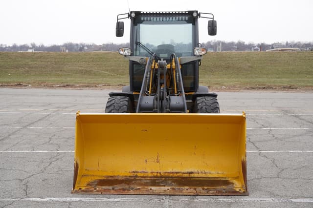 Image of John Deere 304G equipment image 3