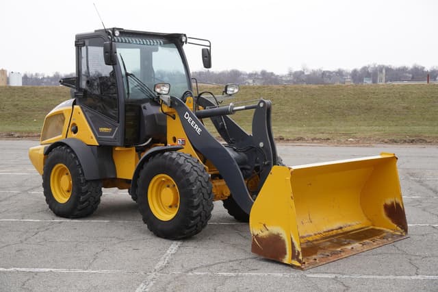 Image of John Deere 304G equipment image 4