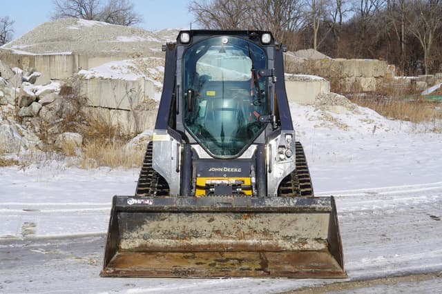 Image of John Deere 317G equipment image 4