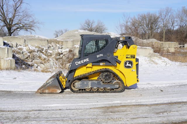 Image of John Deere 317G equipment image 2