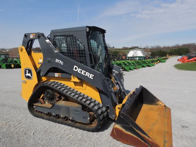 Image of John Deere 317G equipment image 2