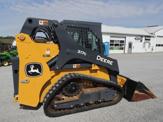Image of John Deere 317G equipment image 3