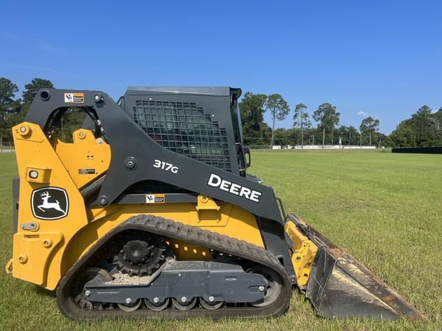 Image of John Deere 317G equipment image 4