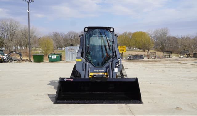 Image of John Deere 317G equipment image 3
