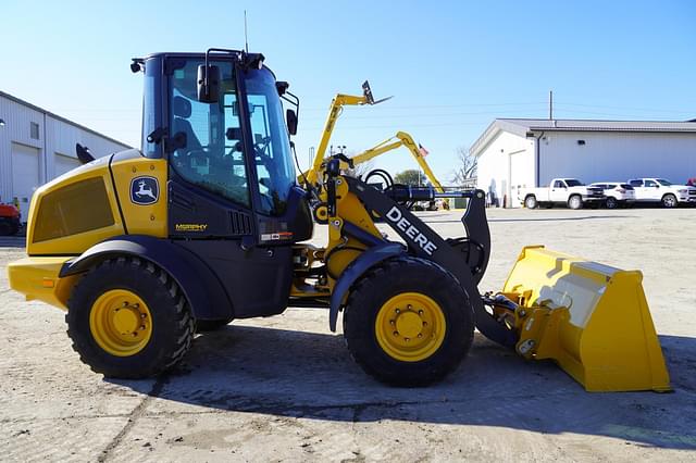 Image of John Deere 324P equipment image 4